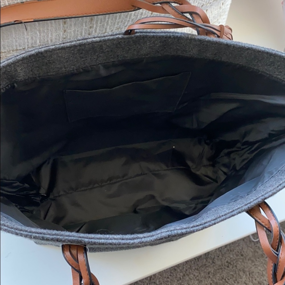Large tote - Picture 6 of 9